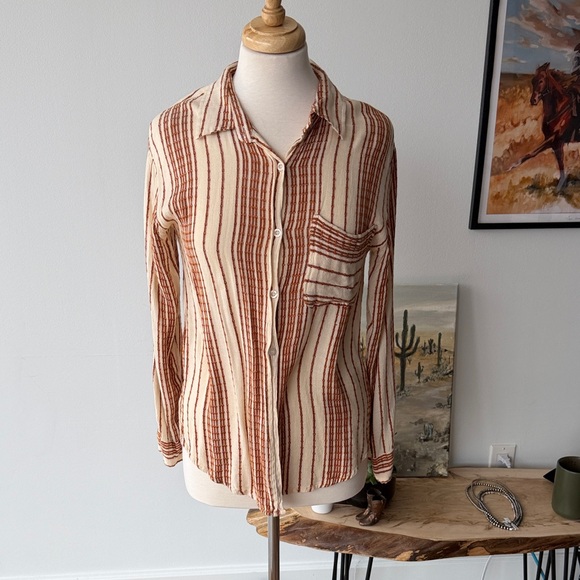 Lightweight button down - Picture 2 of 4